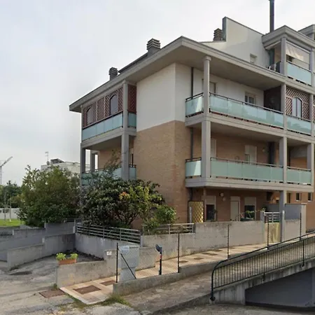 아파트 Family Relax 세니갈리아